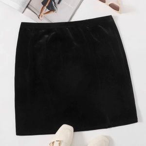 Elastic Waist Solid Velvet Skirt
